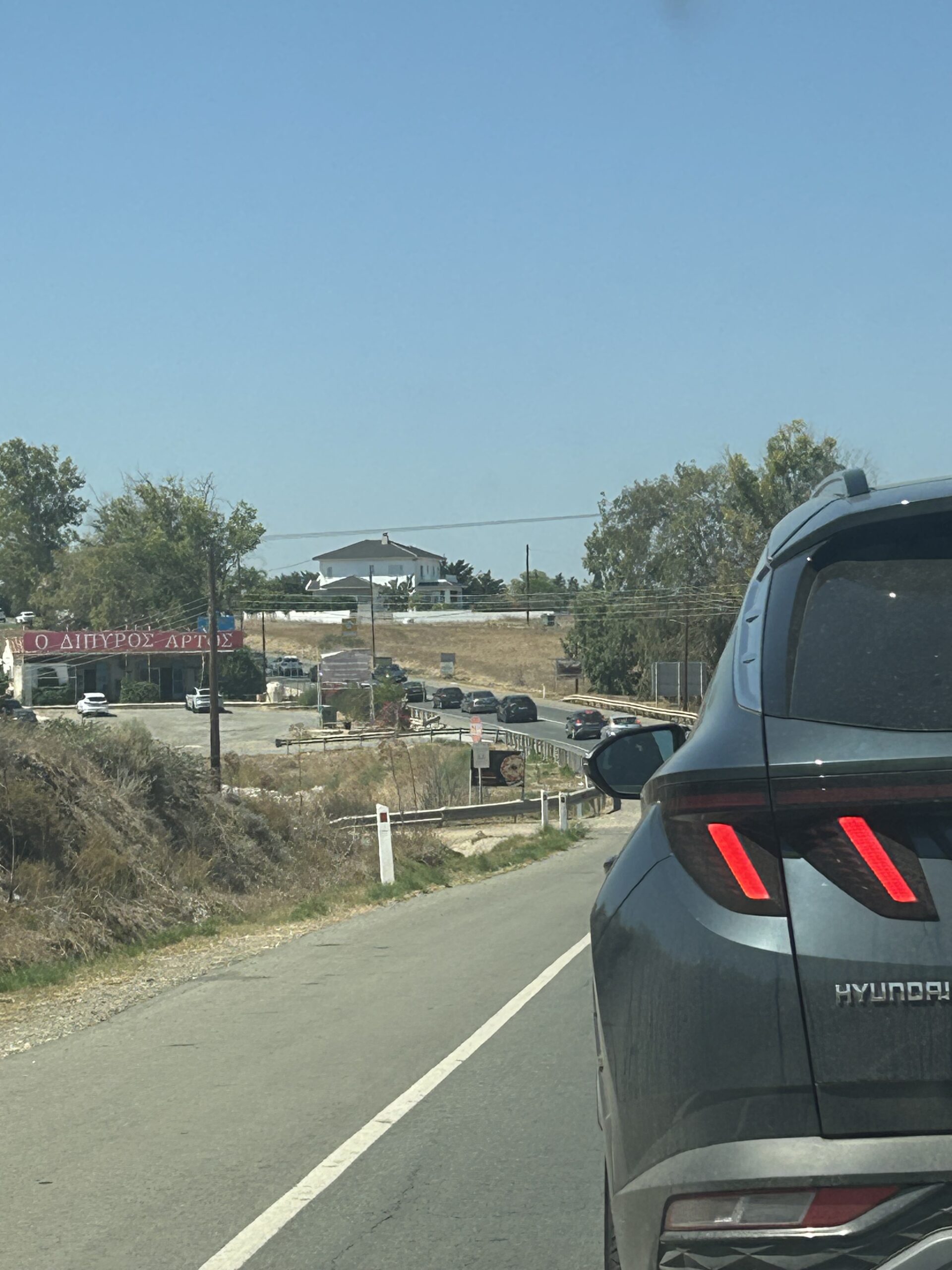 Απίστευτη κίνηση προς τα ορεινά – «Ουρές» οχημάτων από το Ακάκι Απίστευτη κίνηση προς τα ορεινά – «Ουρές» οχημάτων από το Ακάκι