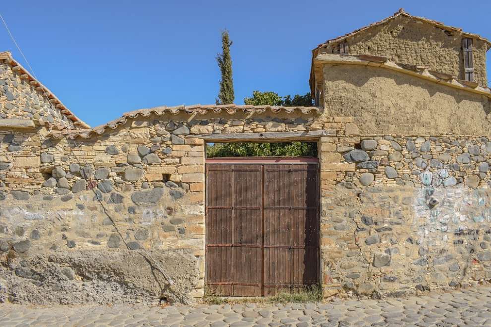 Οι παλιές κυπριακές πόρτες και οι ιστορίες που κρύβουν πίσω τους Οι παλιές κυπριακές πόρτες και οι ιστορίες που κρύβουν πίσω τους